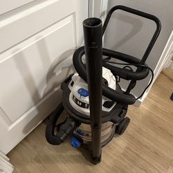 Construction vacuum cleaner