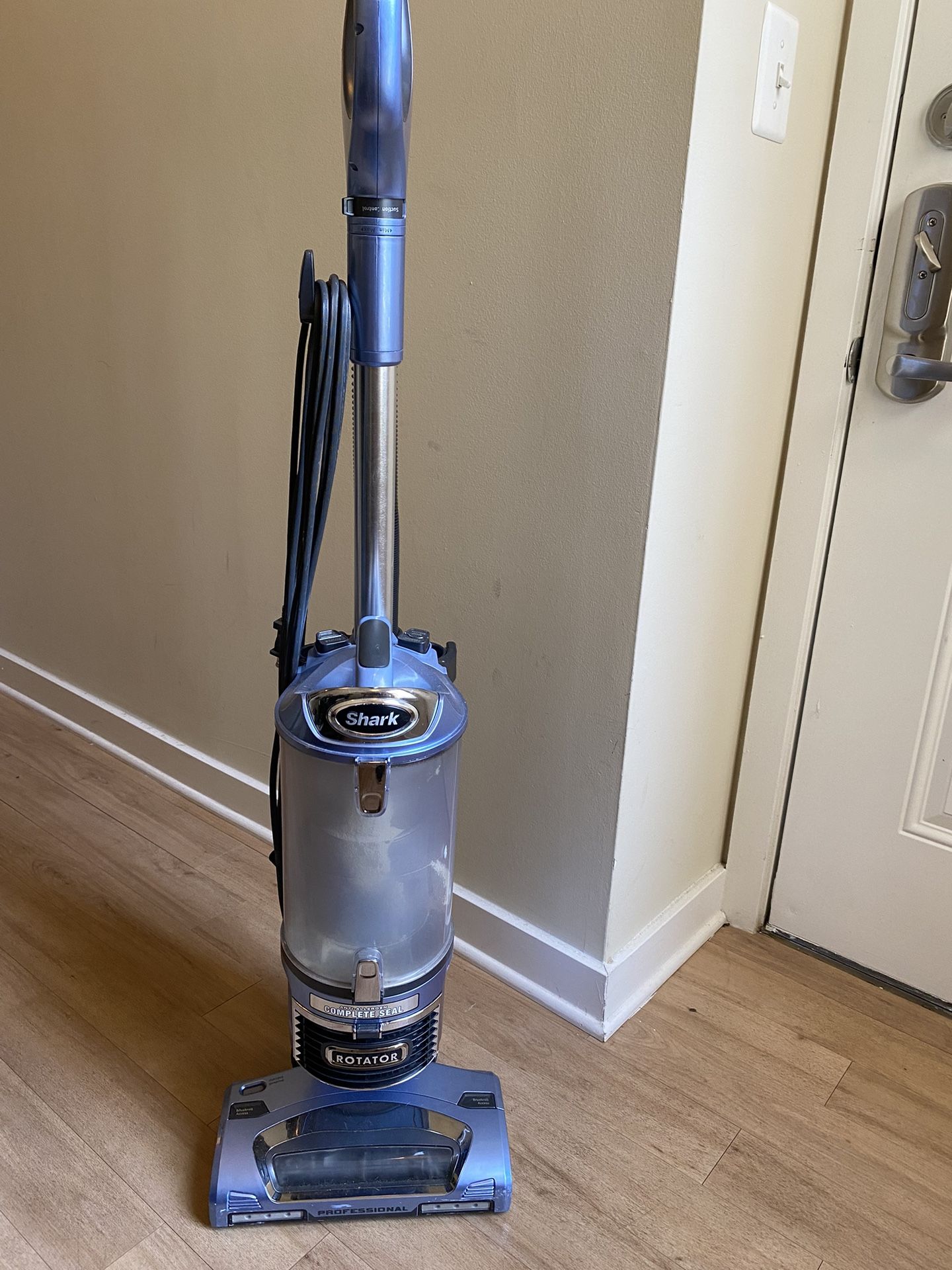 Shark Vacuum for Sale in Falls Church, VA OfferUp