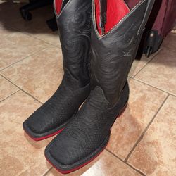 Black Boots Size 8