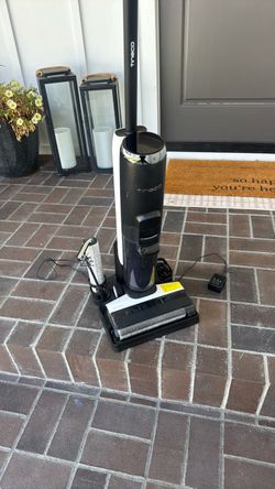 Tineco floor mop 2 yr old