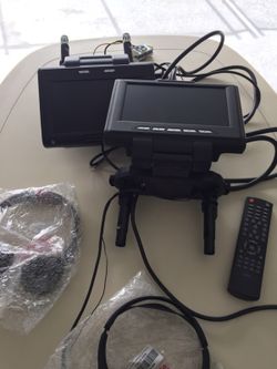 TV TV TV TV TV TV Universal TV for SUVs car tracks comes remote two wireless headset