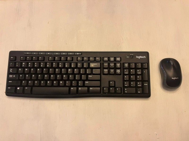 Logitech MK270 Wireless Keyboard and Mouse Combo