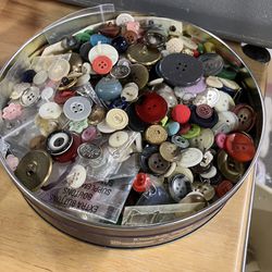 Cookie Tin Of Buttons