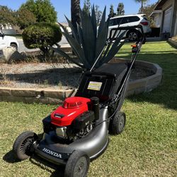 Honda Hrc216 hydrostatic transmission Commercial Lawn Mower 