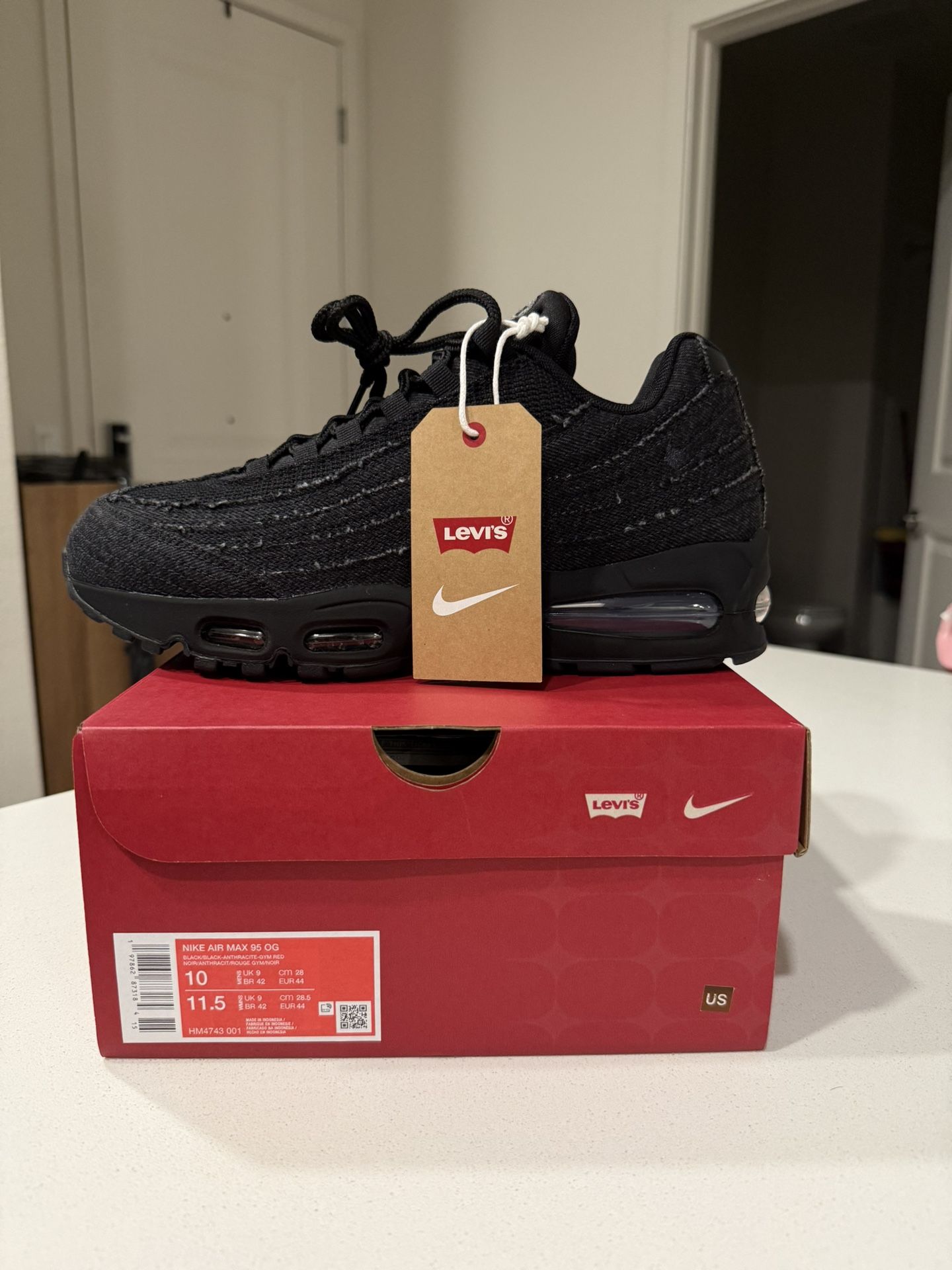 Levi’s x Nike Air Max 95 ‘Black Anthracite’