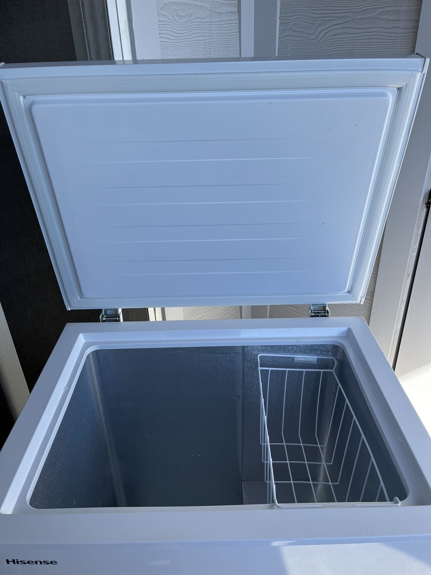 Hisense 5.0 Cu ft Chest Freezer for Sale in Colorado Springs, CO OfferUp