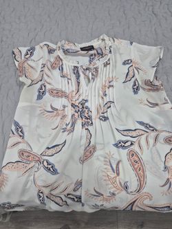 Women's cute blouse size Medium