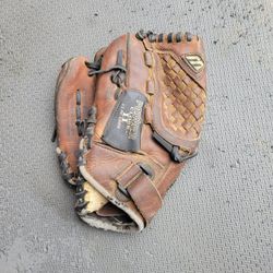 Mizuno Lefty Baseball Glove