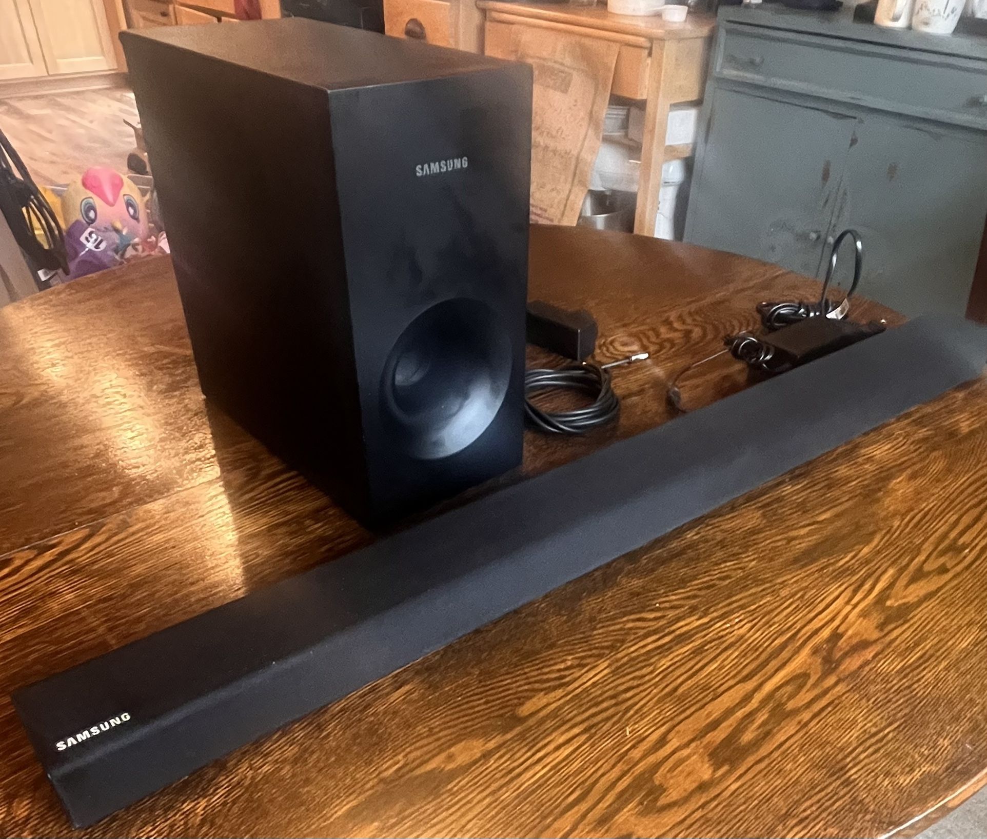 Samsung Soundbar with Wireless Subwoofer