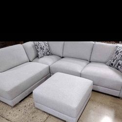 Gray Fabric Sectional With Ottoman (NEW )