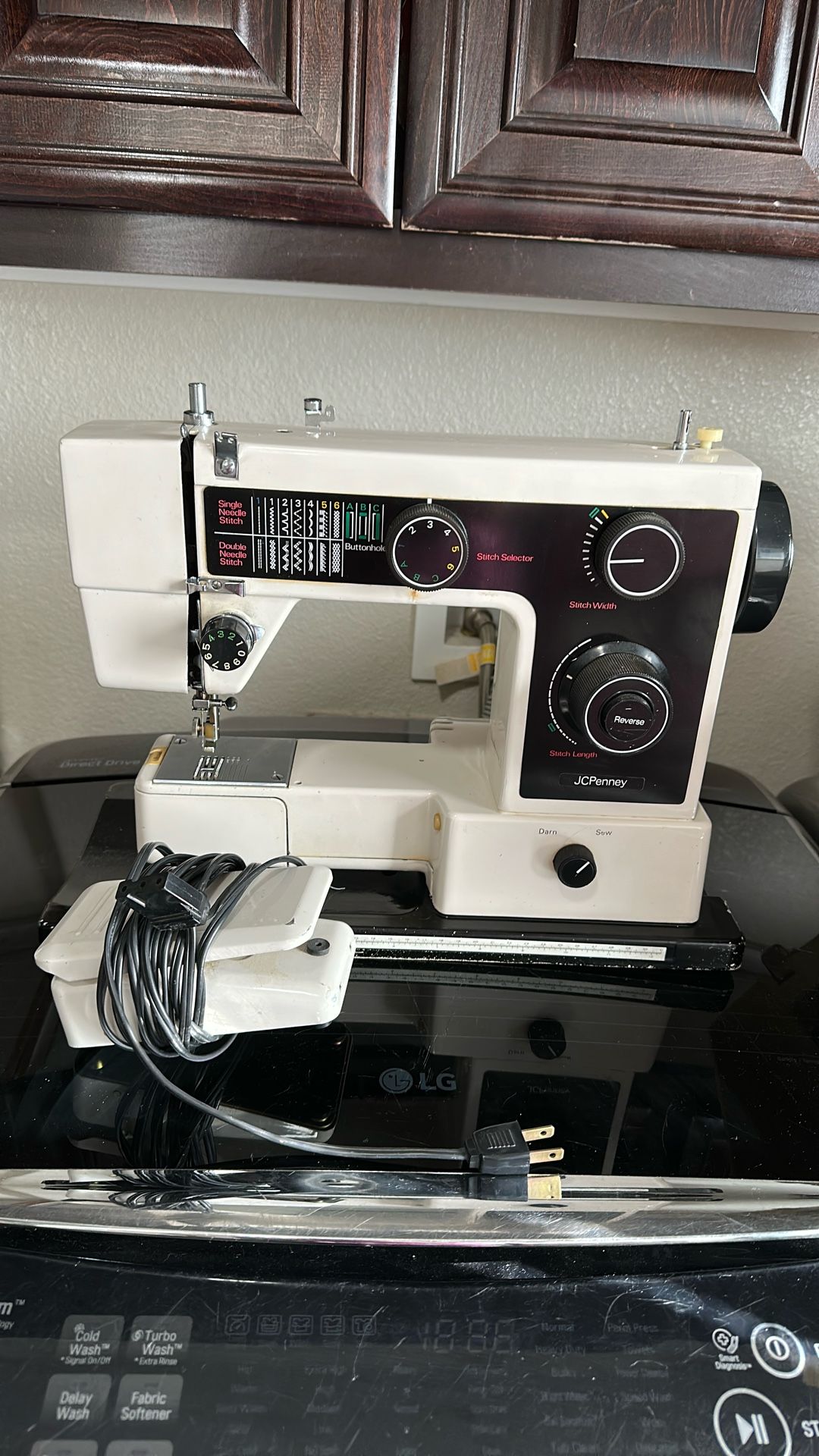 Vintage JC Penny Model 6915 Free Arm Foot Pedal & Vase