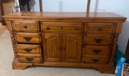 qun Sz Bd St With Base Good Condition