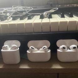 AirPods And Earbuds( Read Description)