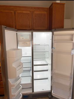 Set LG thinq washer and dryer and a refrigerator
