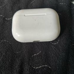 AirPods Pro (used) READ DESCRIPTION