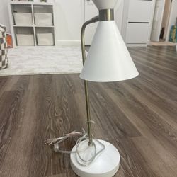Desk lamp