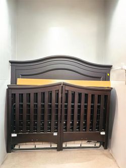 Like New extremely gorgeous Silva End Crib With Like New Mattress ( almost half  off what I paid)