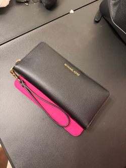 Michael kors wallet/wristlet