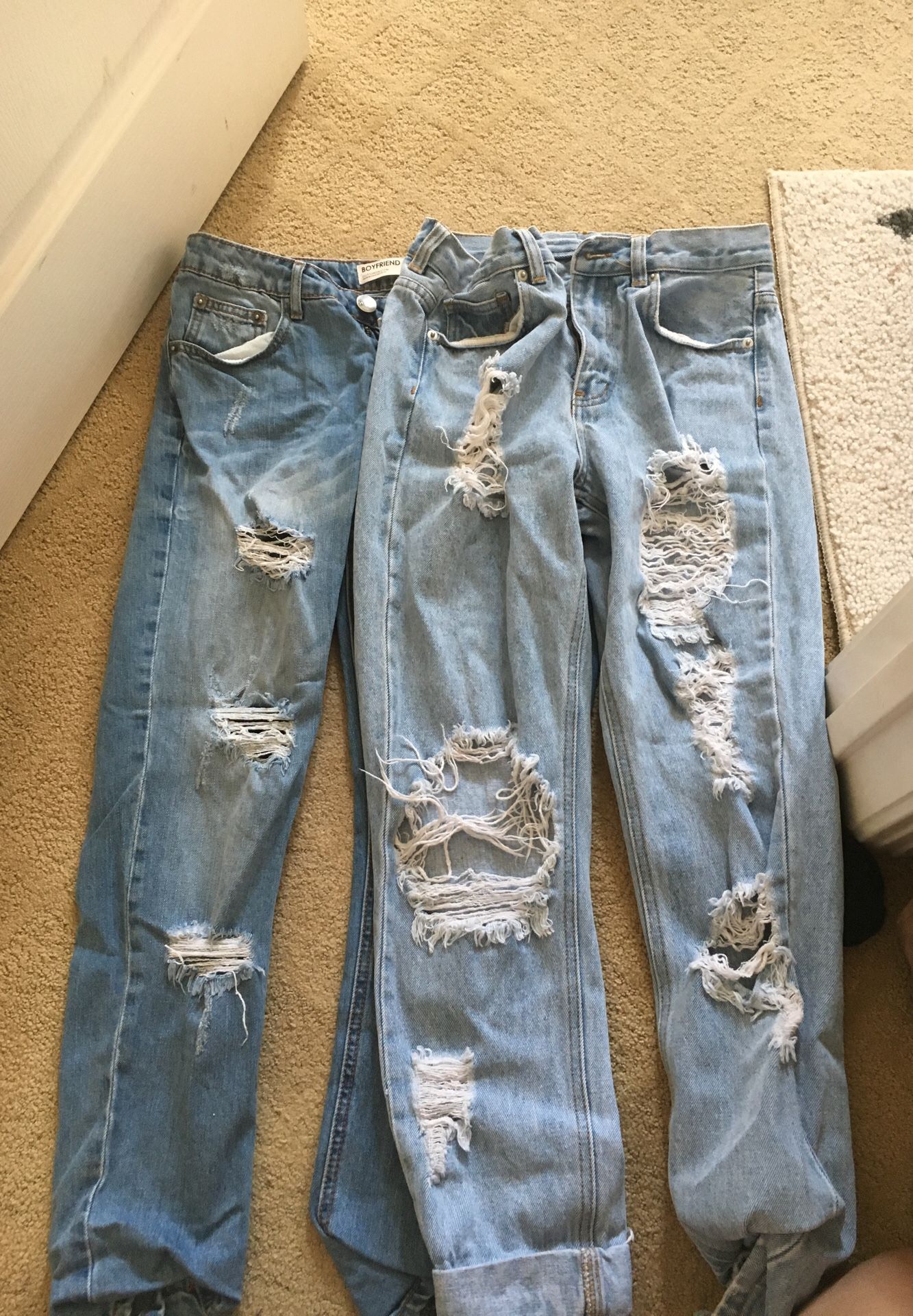 Boyfriend distressed jeans denim 25-26 on brandy Melville for Sale in Chula Vista, CA - OfferUp