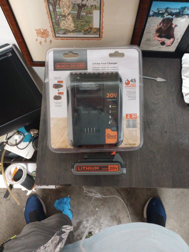 Black And Decker 20v Lithium Ion Charger And Battery Both Brand New for  Sale in Kenmore, WA - OfferUp