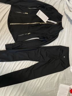 Black and gold lululemon set