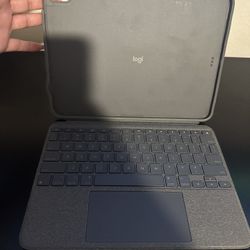 Logitech iPad Air Keyboard Case