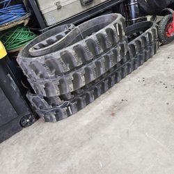 Bobcat E10 Mini Excavator replacement tracks