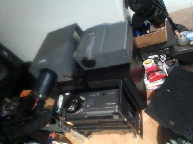 Working. Projector S