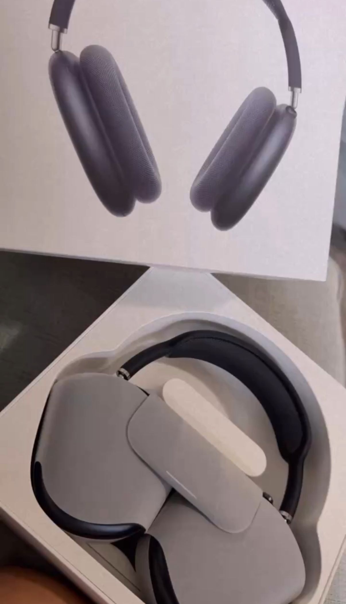 AirPods Max USB-C Like New