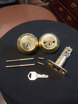 Deadbolt  Double  Key  Lock  -  You  Can  Only  Open  This  Lock  With  The  Key  From  The  Outside  and  Inside  Feel  Safer  In  Your  Home