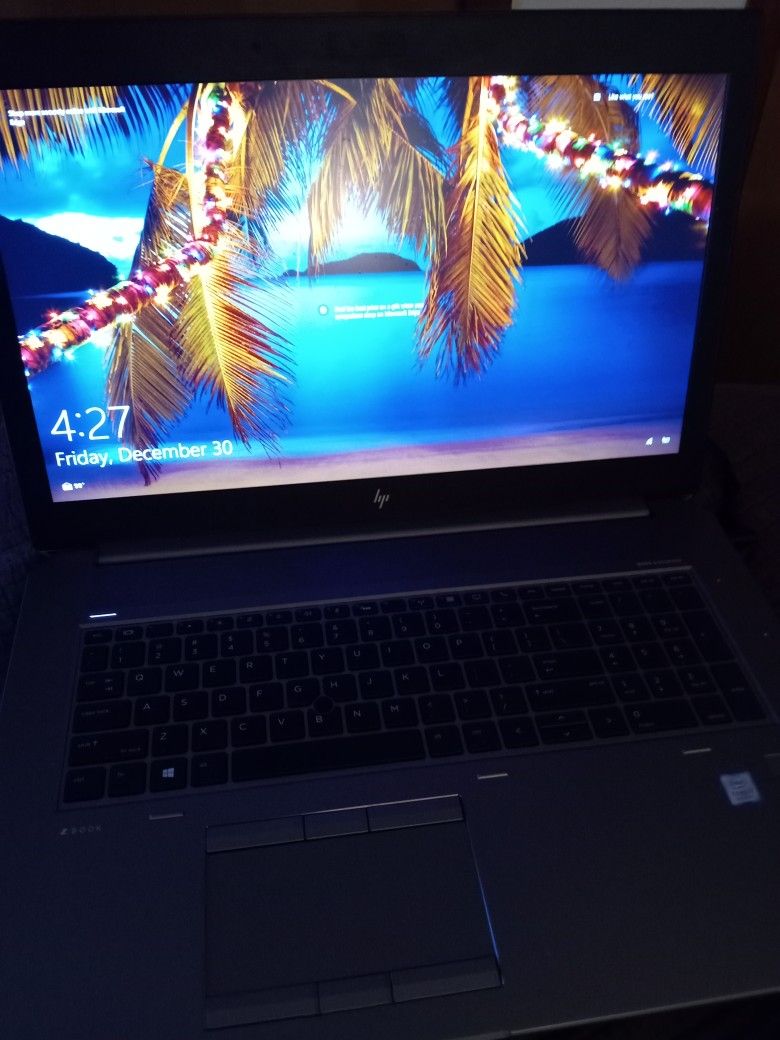 HP G17 Laptop 