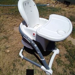 Graco High Chair No Straps Or Cover 