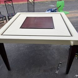 Dining Table +4 Chairs (($30)) MUST GO