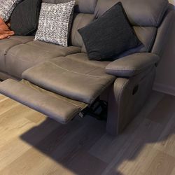 Sofa recliner, middle fold out cup holder with charger and light from Jerome