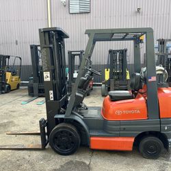 Toyota 5000lb Forklift 