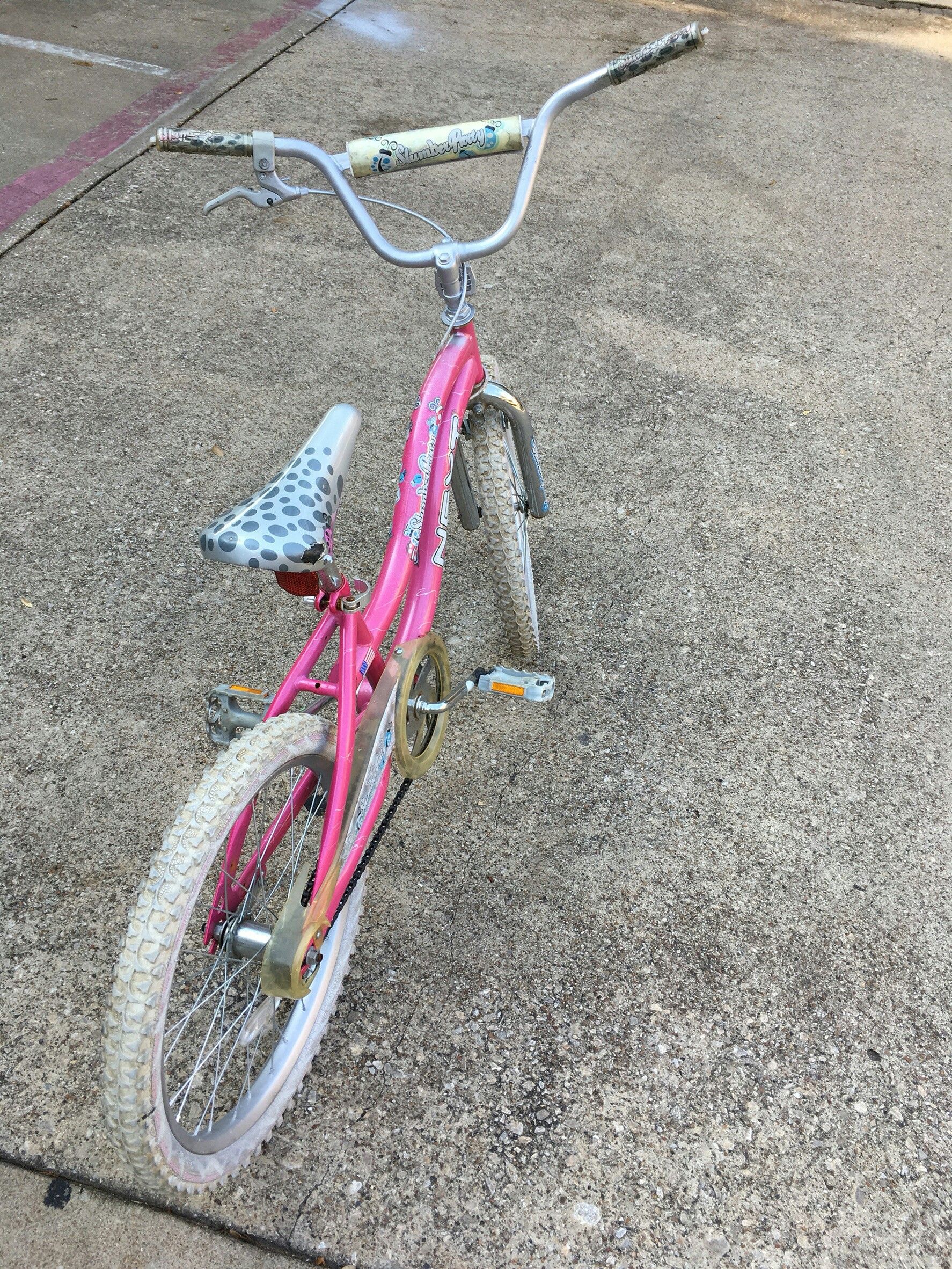 GIRLS BIKE 20" IN GOOD CONDITION