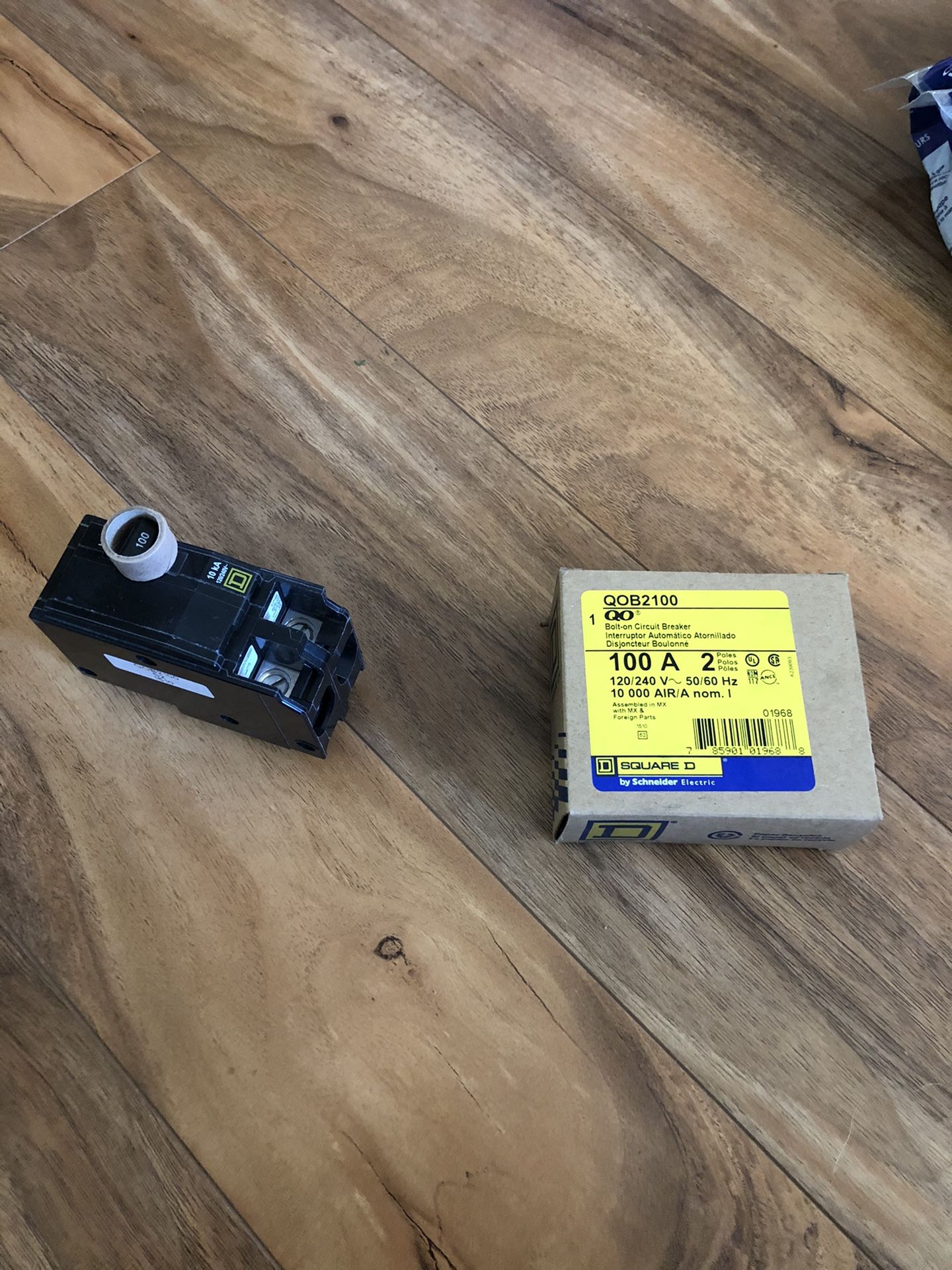 Square D QOB2100 breaker