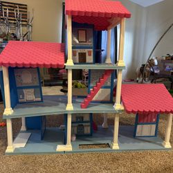 Doll House 