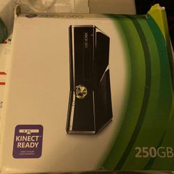 XBOX 360 Arcade (250GB) - White