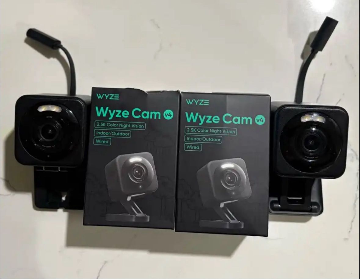 Two Wyze Cams v4