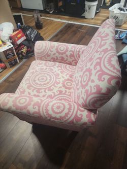 M chair