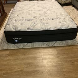 Sleepy's By Sealy Medium Euro Top Queen Mattress