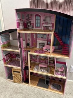 Play Doll House
