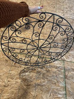 Medallion Metal Scroll Wall Art