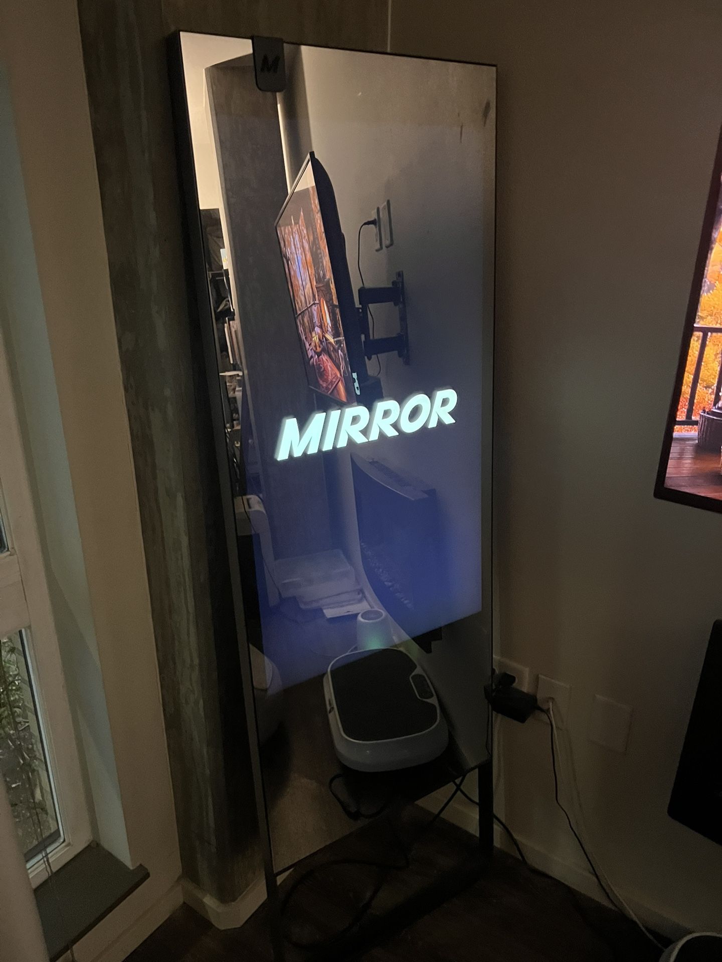 LULU LEMON Mirror Model One