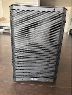 QSC CP8 Powered PA Speaker w/ Carry Bag & Cable– Excellent Condition