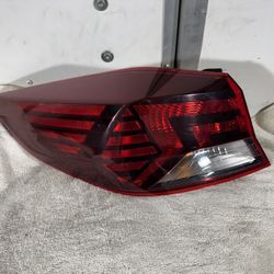 2019 2020 HYUNDAI ELANTRA LEFT DRIVER SIDE TAIL LIGHT OEM 92401-F3500