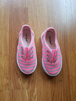 Cat and Jack size five girls shoes