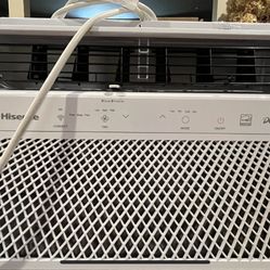 AIR CONDITIONER - Like New