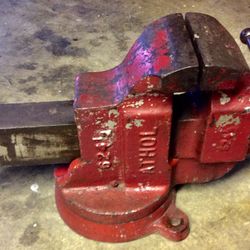 Tools — Heavy Duty Vintage Athol # 624  Tooling Bench Vice